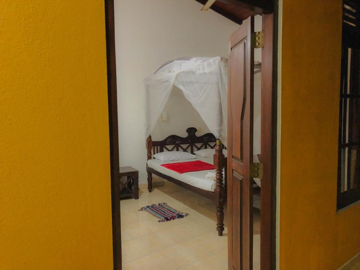Bed and Breakfast Blue Sea View Унаватуна Экстерьер фото