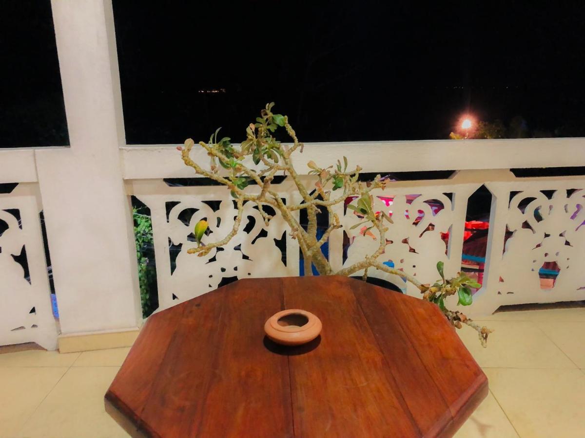 Bed and Breakfast Blue Sea View Унаватуна Экстерьер фото