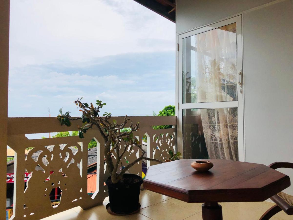 Bed and Breakfast Blue Sea View Унаватуна Экстерьер фото